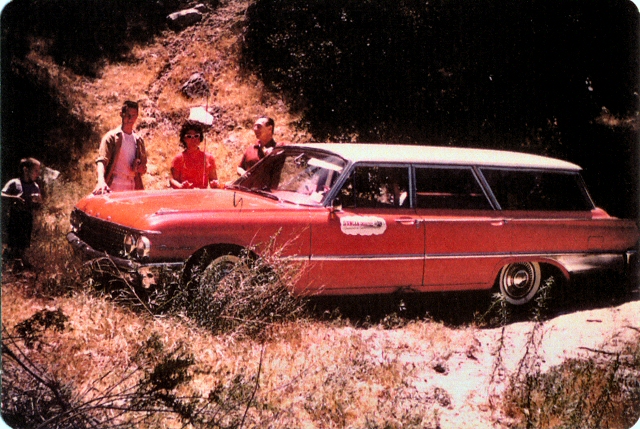 1960_Ford_station_wagon_Dad_1960.jpg