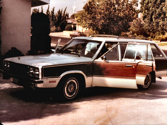 1978_Mercury_Zephyr_Villager_SW_Long_Beach_1981.jpg