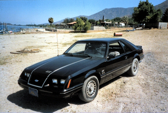 1984_Mustang_GT_at_LakeElsinore_1985.jpg